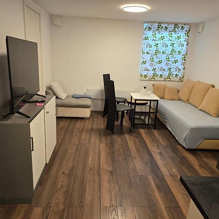Beautiful 2 Rooms Apartment In Klofta,Near Oslo Airport& Oslo Kültér fotó