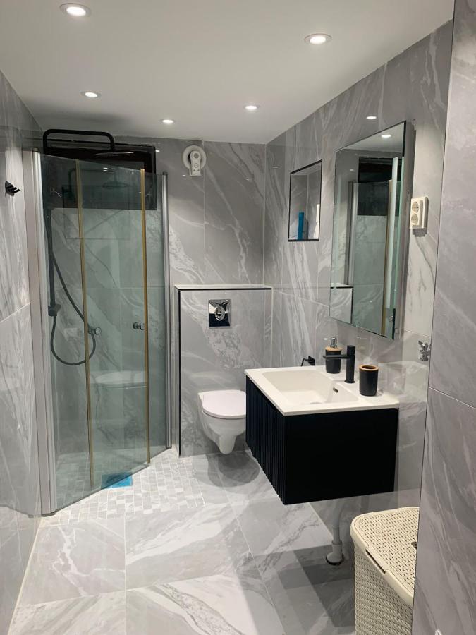 Beautiful 2 Rooms Apartment In Klofta,Near Oslo Airport& Oslo Kültér fotó